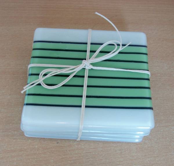 - a Sculpture by Lindsay Telling, measuring 9 x 10 cm (H x W) £36